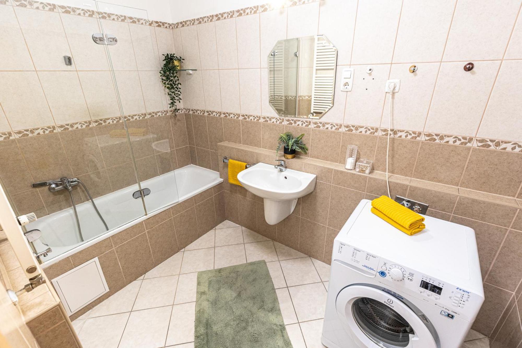בודפשט Gozsdu White Raven Residence 305 מראה חיצוני תמונה