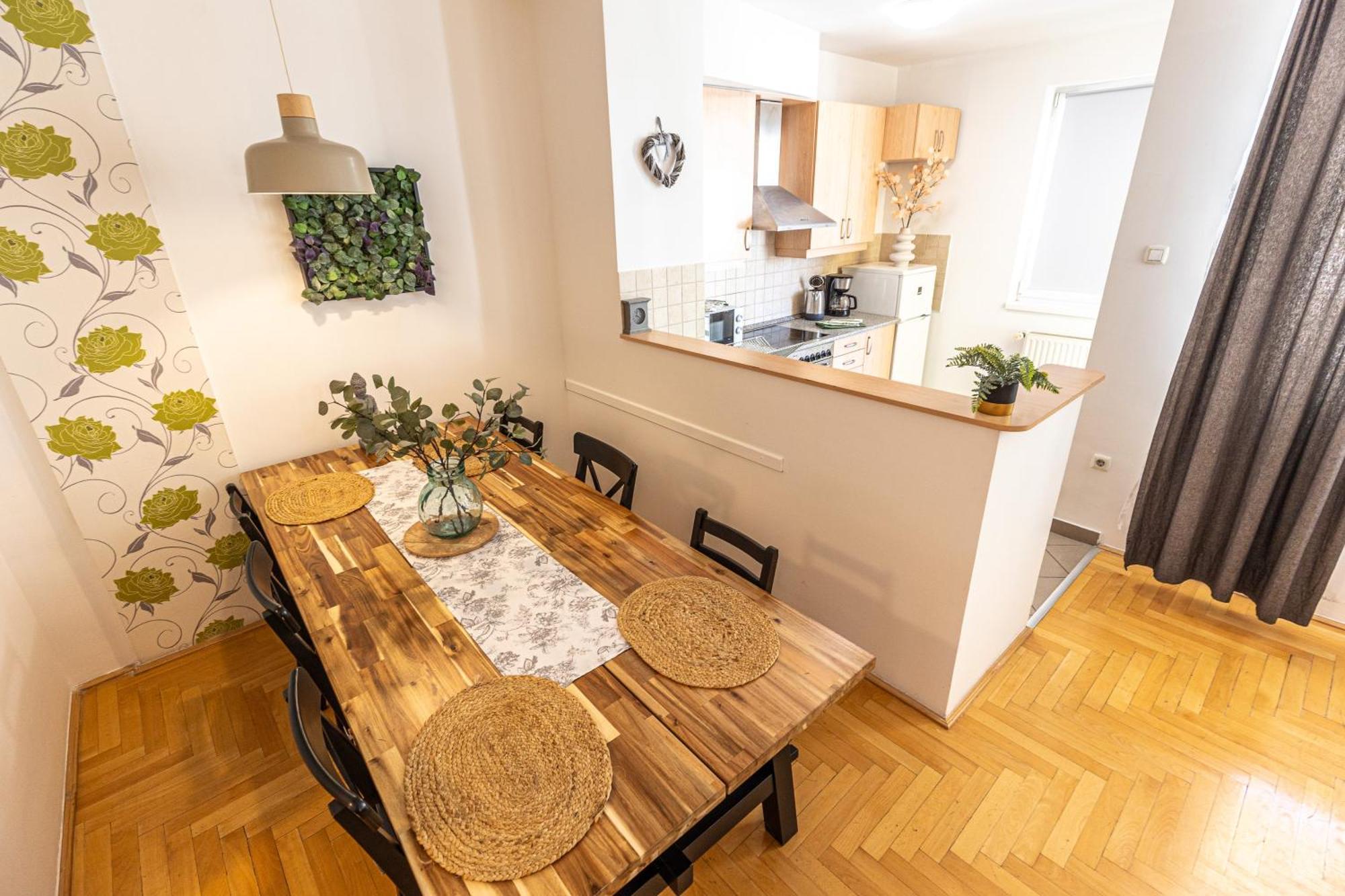 בודפשט Gozsdu White Raven Residence 305 מראה חיצוני תמונה