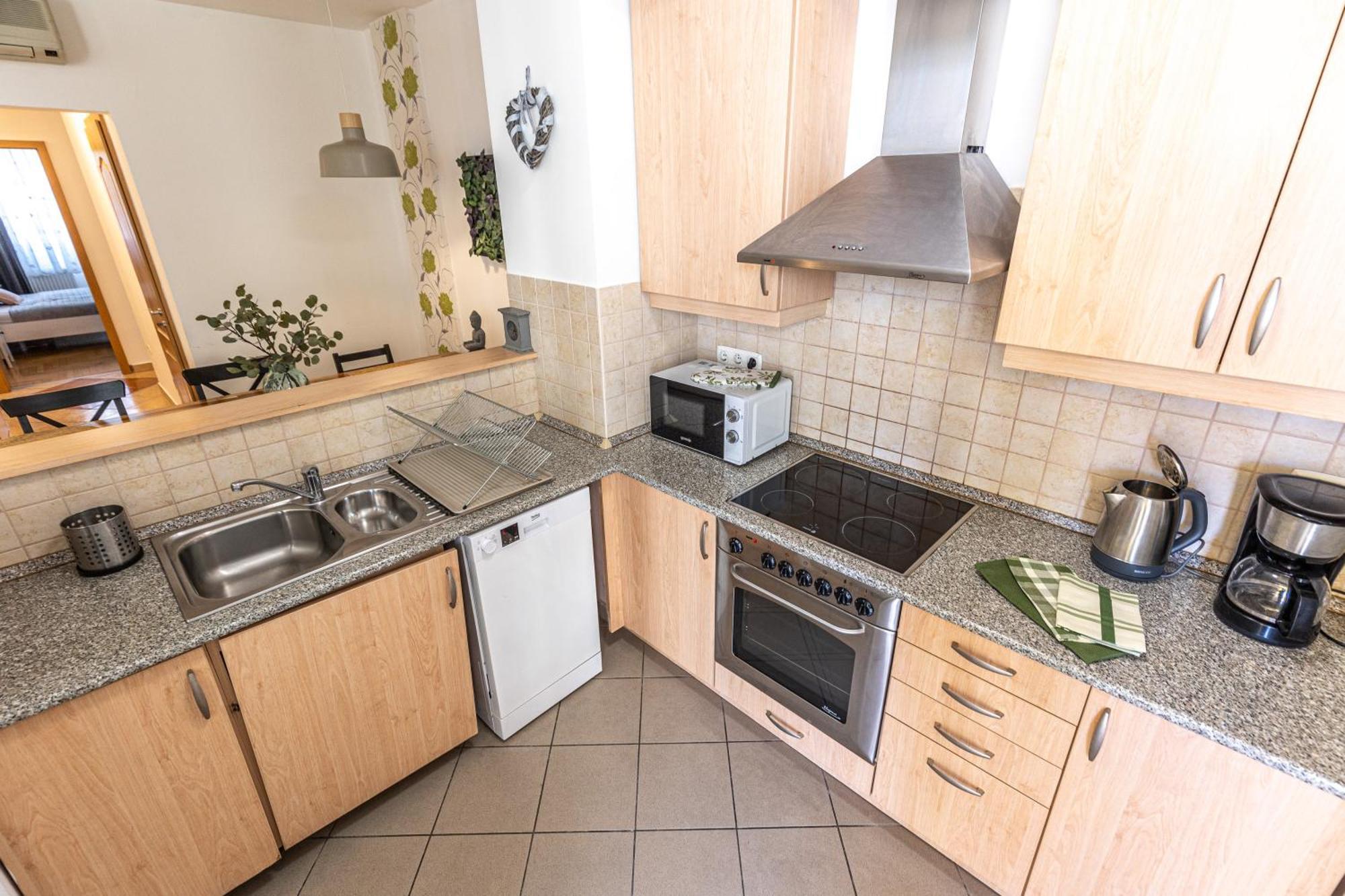 בודפשט Gozsdu White Raven Residence 305 מראה חיצוני תמונה